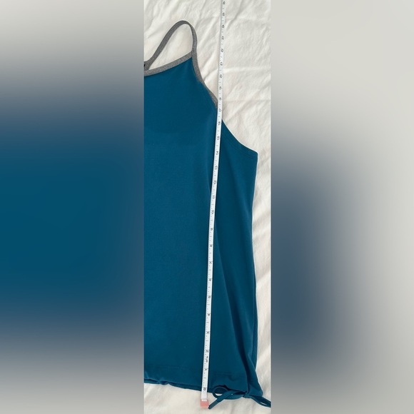 Fabletics: Women’s Sleeveless Top - Picture 11 of 11